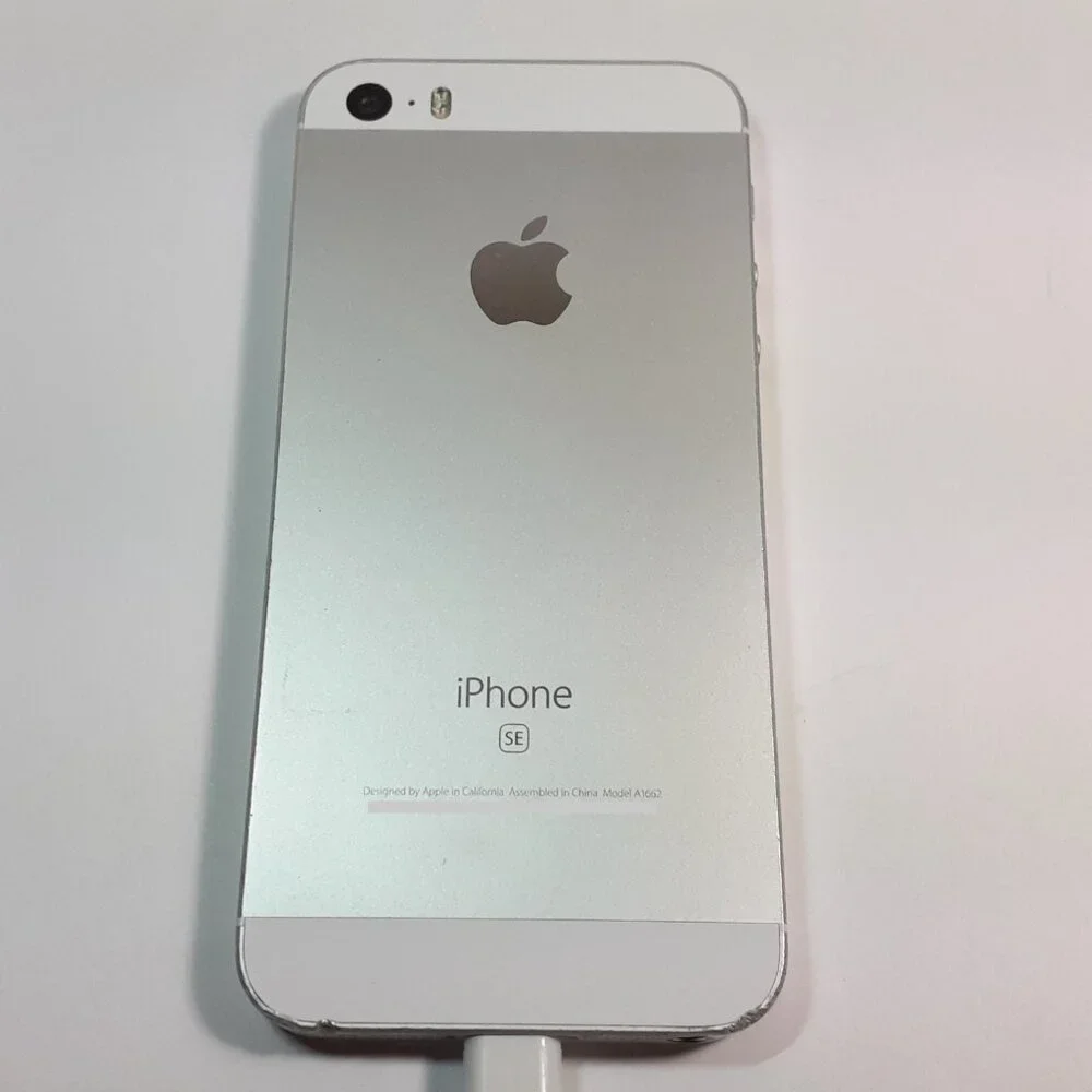 Apple iPhone SE 1st Generation (A1662 [WHITE-SILVER)-(Selling For parts only)